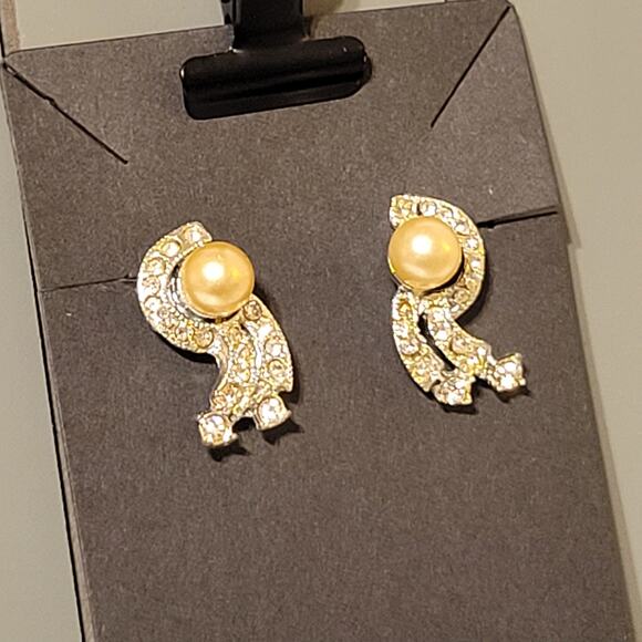Vintage Japan Rhinestone Cream Pearl Clip-On Earrings Silver Tone Rhinestones - Picture 8 of 13